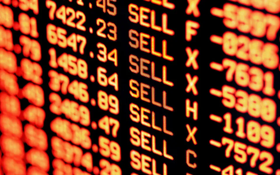 Bolsas europeias fecham em forte queda penalizadas por recuo do setor automóvel. BCP arrasta PSI