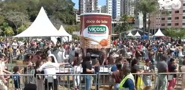Viçosa (MG) faz doce de leite gigante de 3 toneladas e bate recorde
