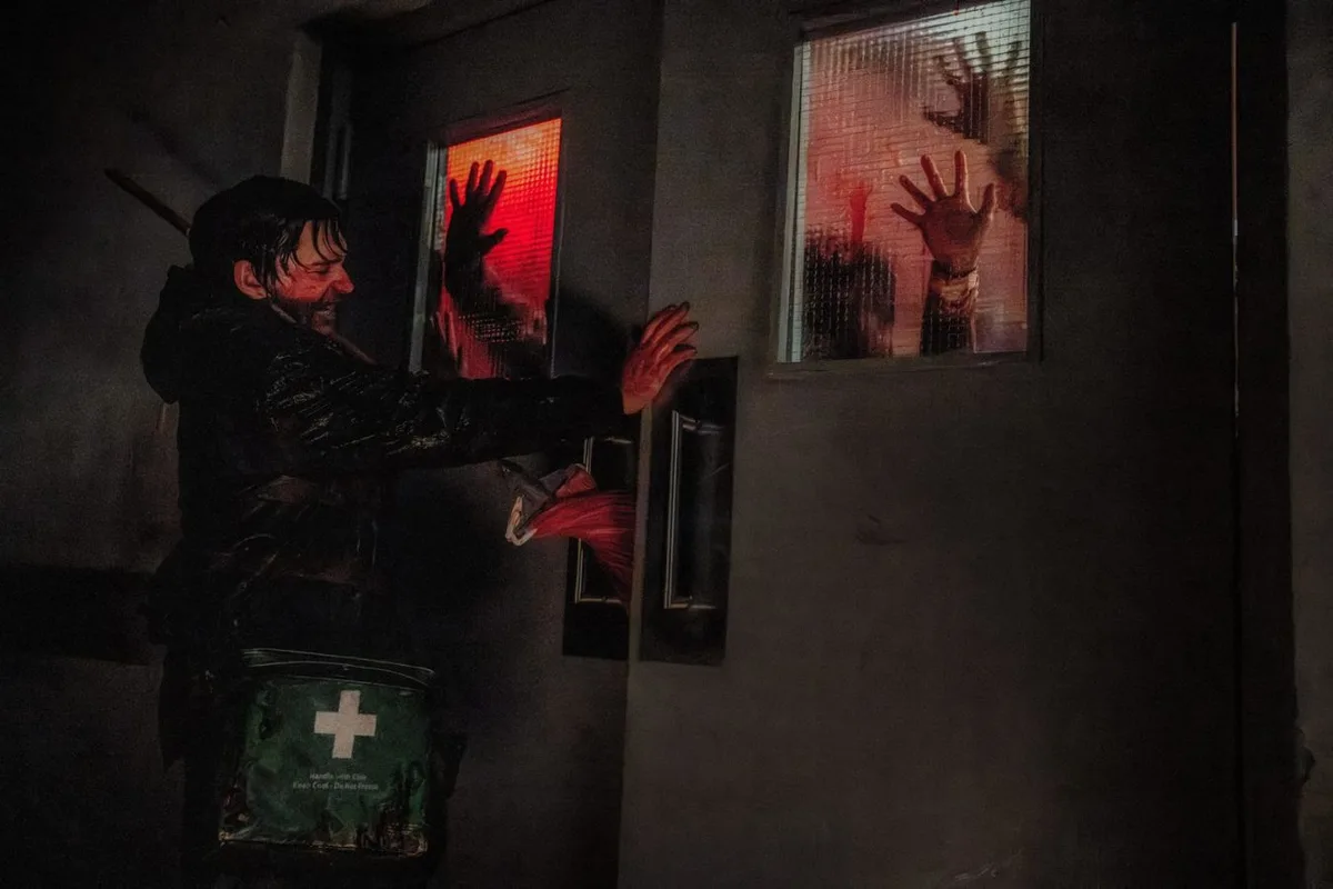 Эпичные постеры «Обители зла» по Resident Evil от автора «Орудий» — выход 18 сентября