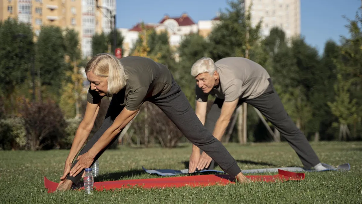 Los entrenadores lo confirman: después de los 60 años puedes mejorar fuerza y movilidad aunque nunca hayas entrenado