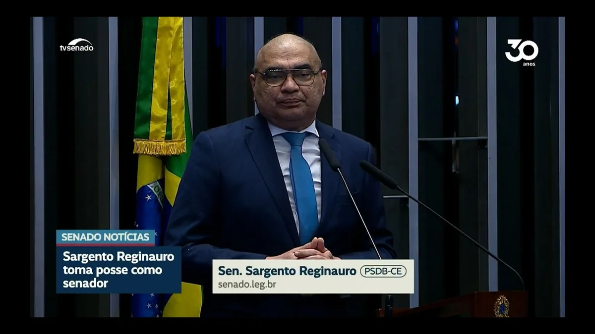 Vídeo: Sargento Reginauro, suplente de Girão, toma posse no Senado