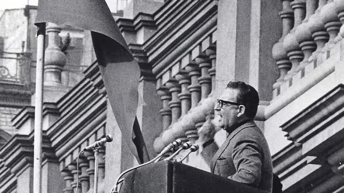 Noté 4,2 sur 5, ce chef-d'oeuvre absolu est l'un des dix plus grands films politiques de l'Histoire du cinéma
