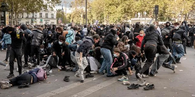 « Avant j’avais un grand respect pour la police, mais là… » : dans les manifestations, la défiance croissante des jeunes envers les forces de l’ordre