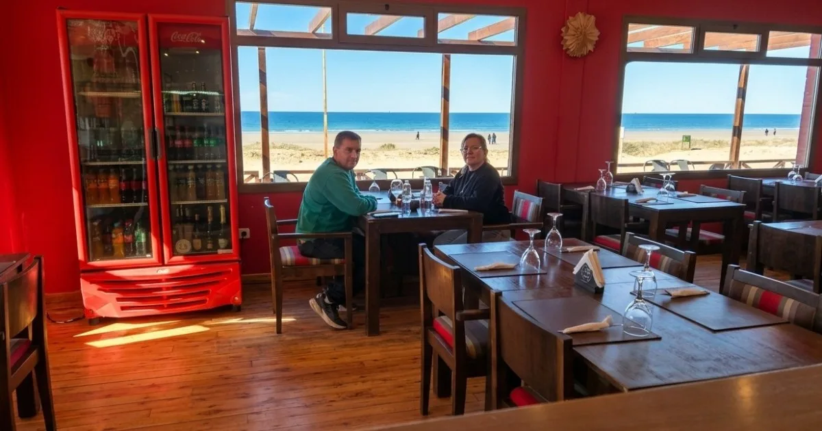 Son una pareja de larga trayectoria en el sur del país, y hoy apuestan por el boom energético en la costa rionegrina