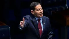 Quem foi o único senador a votar contra a PEC