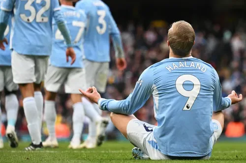 Bananas, red cards, and braces: Manchester City, Liverpool and Chelsea lead Saturday surge