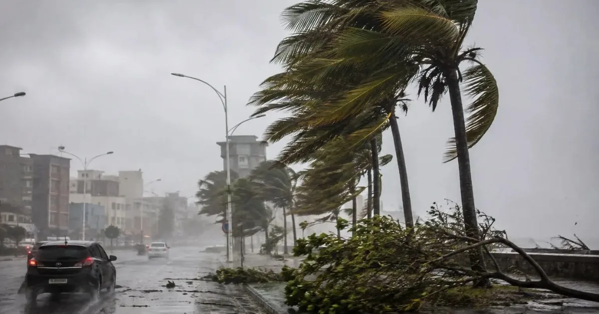 Formação de ciclone extratropical coloca o litoral em alerta para ventania de mais de 60 km/h e ondas de 3 metros em SC