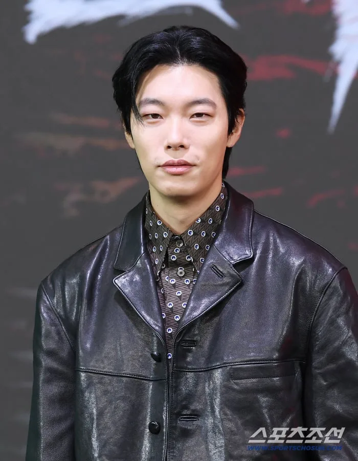 '들쥐' 류준열 "1인 2역 도전, 성격부터 목소리까지 바꾸려 고민"