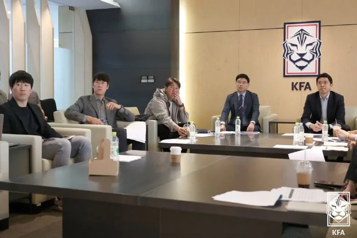 '면접 절차까지 마무리' 임시 감독 선임, 이제 협상의 시간...'협상팀 동행' 제시 마치 실패 반복은 없다