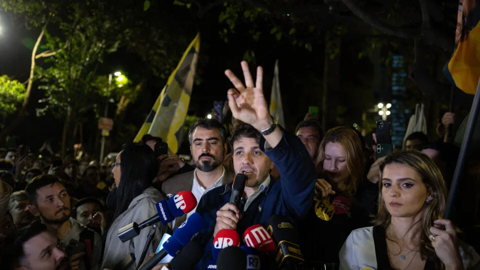 Renan Santos vê risco de interferência dos EUA nas eleições brasileiras