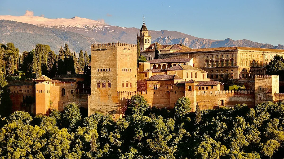 Granada mais perto do Porto. 5 coisas para conhecer na mística cidade da Alhambra