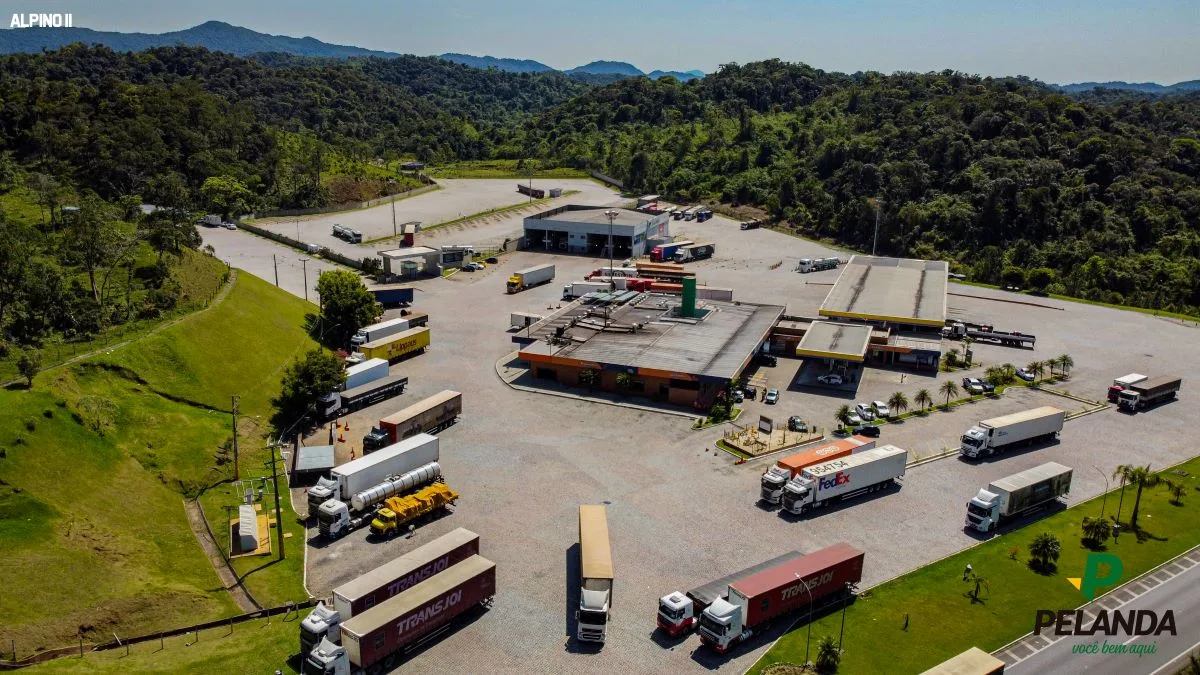 Posto na Grande Curitiba vira ponto de apoio para quem vive na estrada