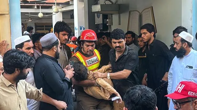 Unglück: Schuldach in Pakistan stürzt ein - Mindestens 28 Schüler tot