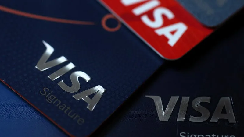 Le marché des paiements chinois continue de s'ouvrir aux géants américains: après six années d'attente, Visa obtient une autorisation pour exercer ses activités en Chine