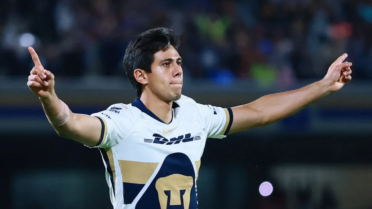 Tras casi un año fuera de las canchas, JJ Macías ya tendría fecha de regreso con Pumas y sería en un Clásico