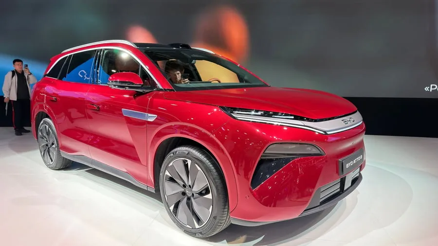Schnelllader: BYD Atto 8 nimmt elektrische SUV-Oberklasse ins Visier