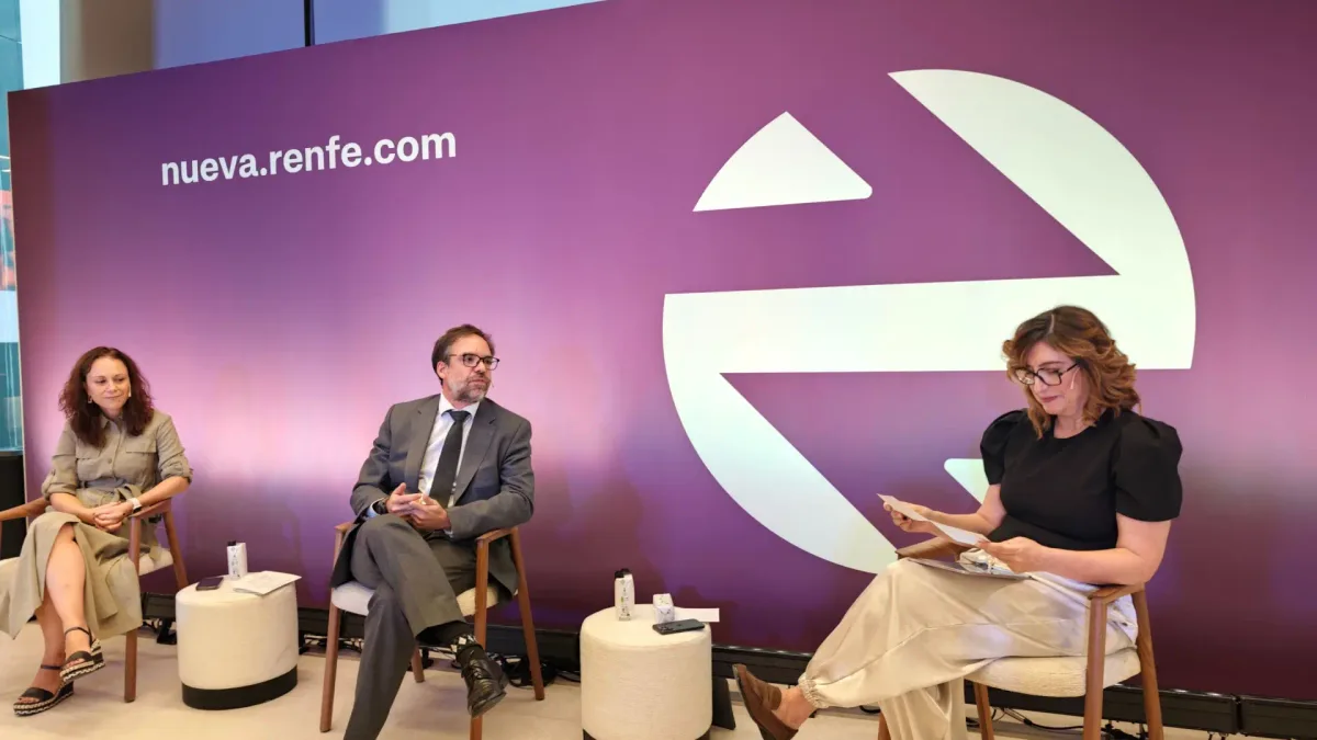 Primero Alemania, luego Japón: el presidente de Renfe acude a citas ferroviarias en la 'cuna' de los aspirantes a venderle hasta 40 trenes