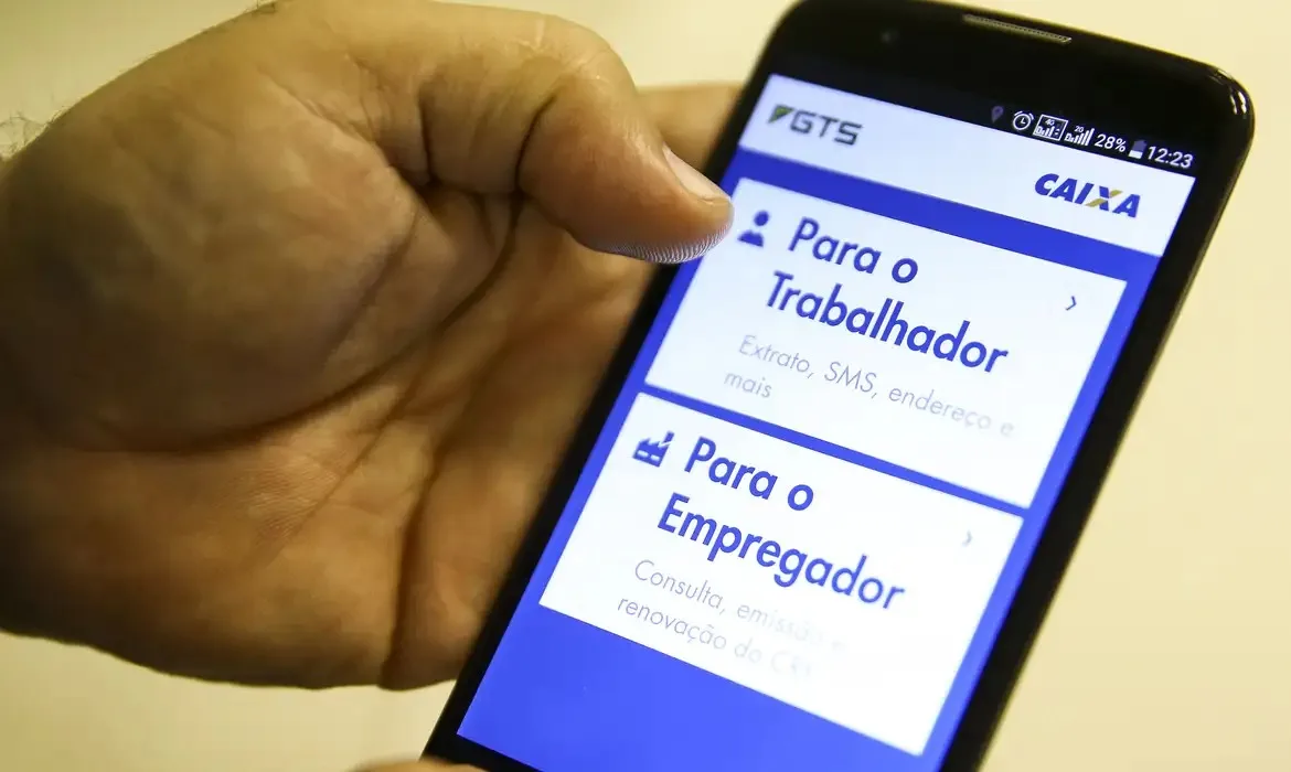 Entenda nova regra do FGTS que impacta quem precisa liberar o dinheiro