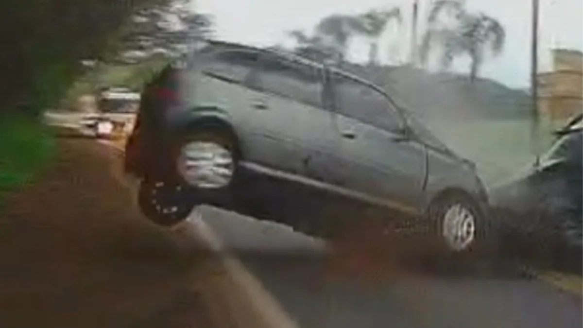 VÍDEO: Câmera frontal registra batida forte que matou motorista no Noroeste do RS