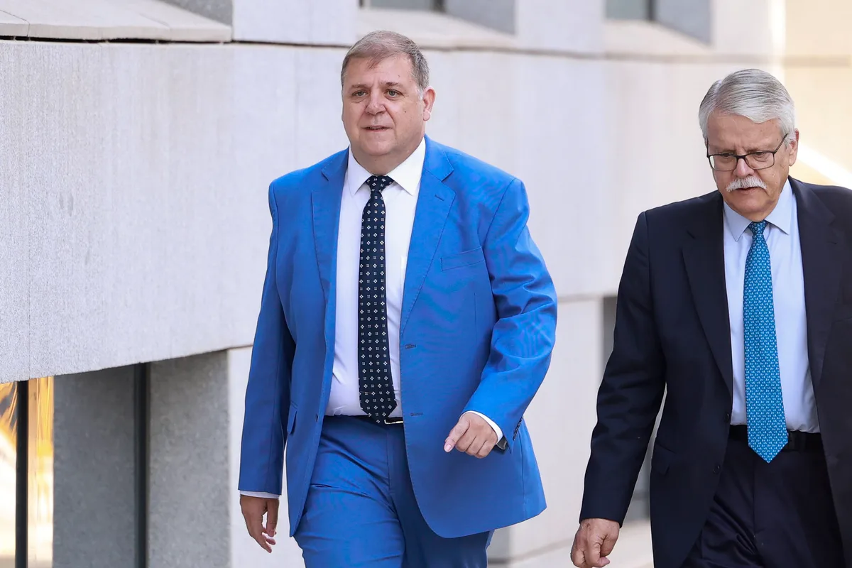 La Audiencia Nacional clona el teléfono de Juanma Serrano tras negarse el ex presidente de Correos a aceptar la copia irregular que hizo la UCO