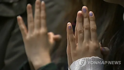 108배 하다 눈물 쏟은 목사 딸…한 종교학자의 신앙 독립 분투기