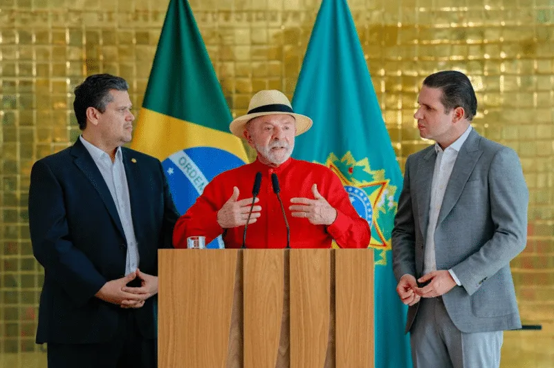 Oposição tenta barrar acordo de Lula com Hugo Motta e Alcolumbre pelo fim da escala 6×1