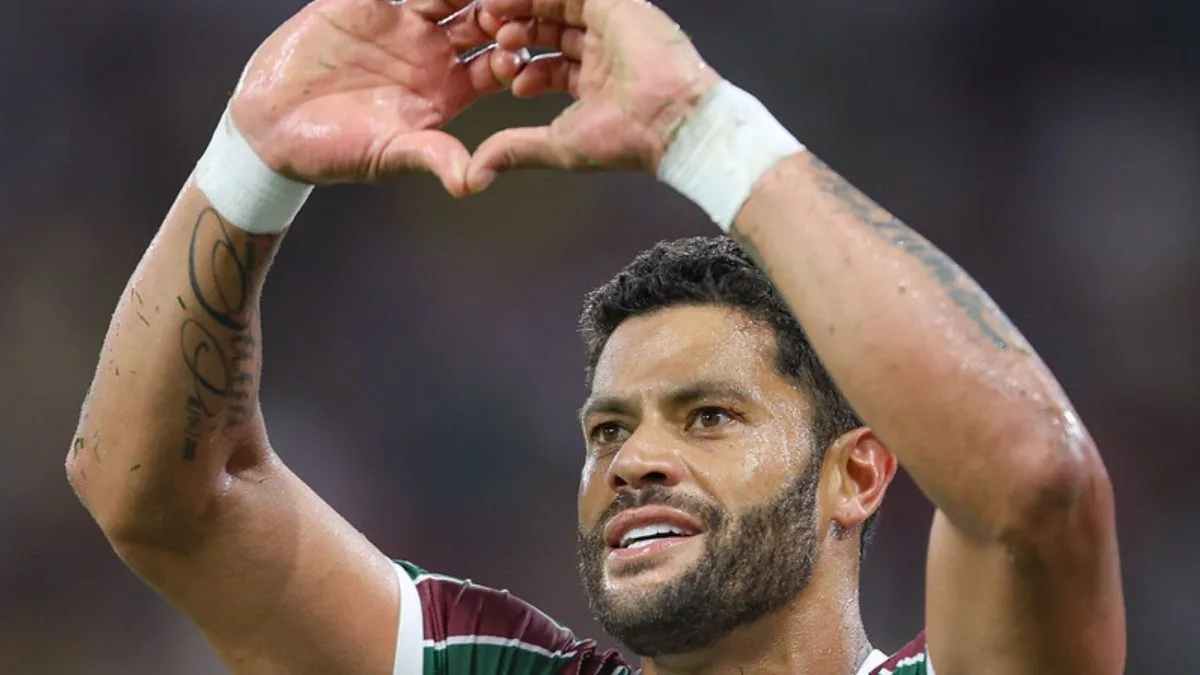 VÍDEO: Hulk mostra oportunismo e abre o placar em Corinthians x Fluminense no Brasileirão