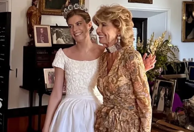 La tiara de esmeraldas de Isabel II brilla de nuevo en Sevilla: el tesoro familiar que ha aparecido en la boda de la nieta de Tessa de Baviera