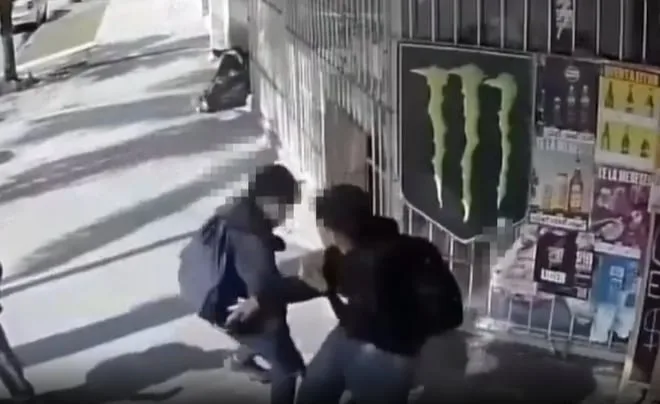 Un adolescente le clavó un destornillador a otro en una pelea a la salida de un colegio en Santiago del Estero