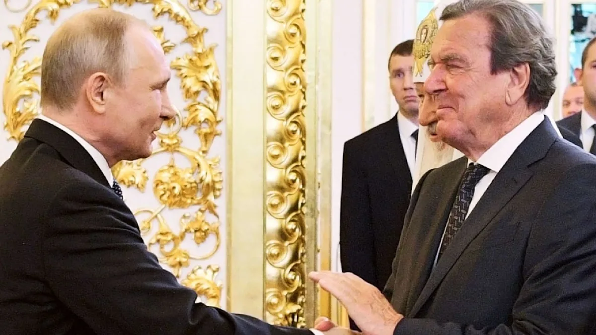 Einladung vom Kreml-Diktator - Schröder bei Putins 74. Geburtstag zu Gast