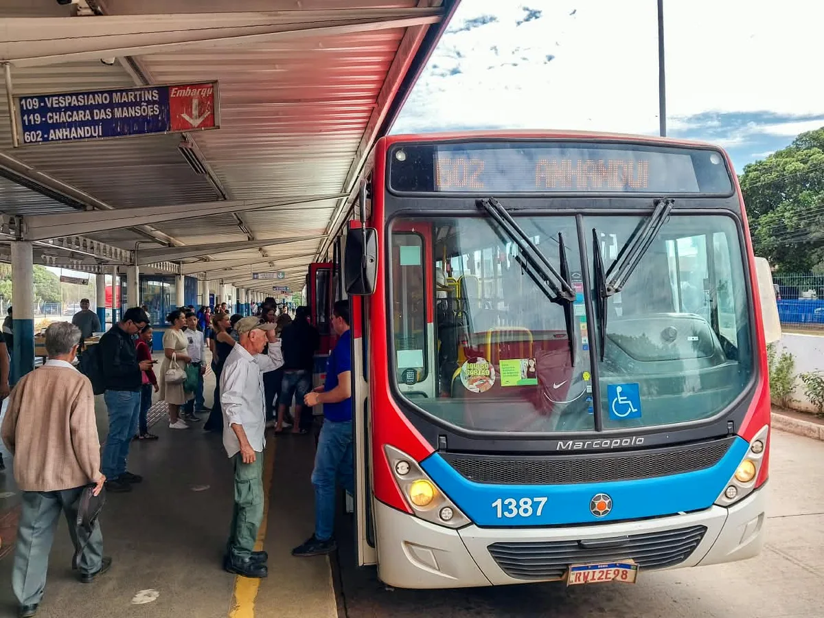 Prefeitura quer debater tarifa de ônibus dentro da intervenção