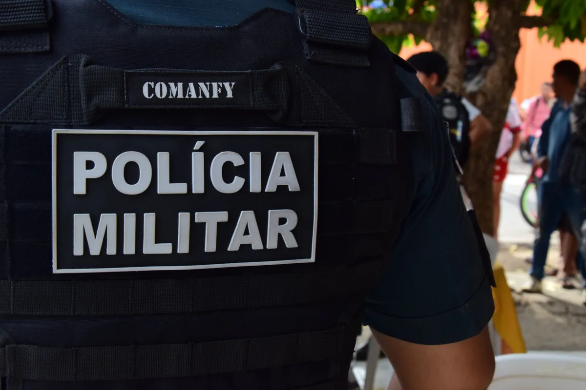 Homem é preso por ameaçar companheira e familiares com faca e pedaço de madeira
