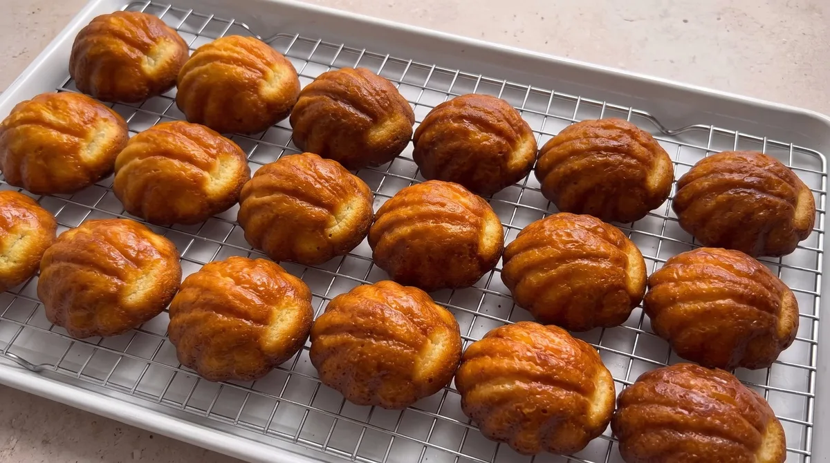 Crujientes por fuera, chiclosas por dentro: qué tienen de especial la nueva receta viral de TikTok de ‘Shanghai Butter Rice Cakes’
