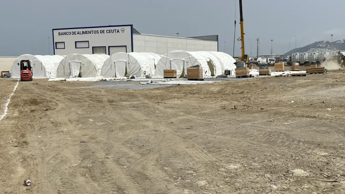 Puente acusa a Vivas de "desleal" y hacer una "encerrona" al rechazar la ubicación de los inmigrantes en el Puerto de Ceuta