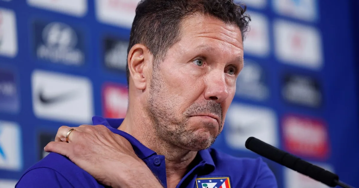 La novela de Julián Alvarez en el Atlético de Madrid: faltó por tercer día a la práctica y Diego Simeone tuvo que hablar sobre su futuro