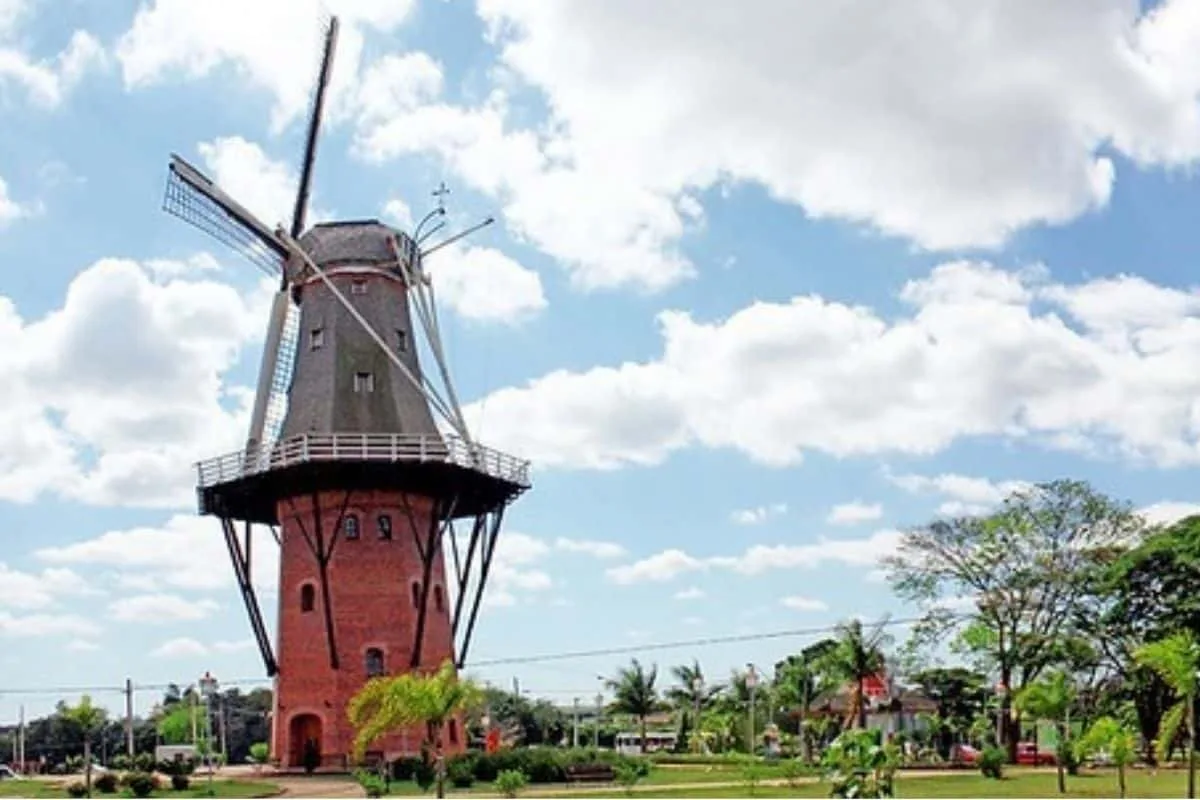 Holambra: como a cidade a 2 horas de São Paulo se tornou “um pedaço da Holanda” no interior paulista e capital da maior festa de flores da América Latina