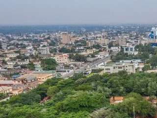 Réalisateurs français arrêtés au Togo : interpellés en plein tournage, faits reprochés, négociations… Ce que l’on sait