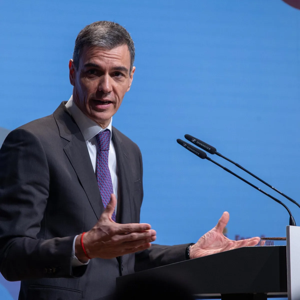 Social Media - Spaniens Premierminister Sanchez wirft Russland und Israel Verbreitung von Fehlinformationen zu Ceuta vor