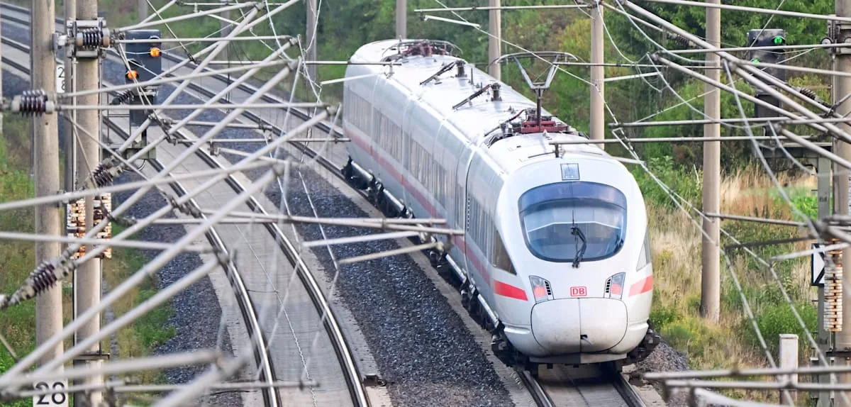 ICE-Tür öffnet sich bei Tempo 200 – Polizei suchte mit Drohnen nach Passagieren
