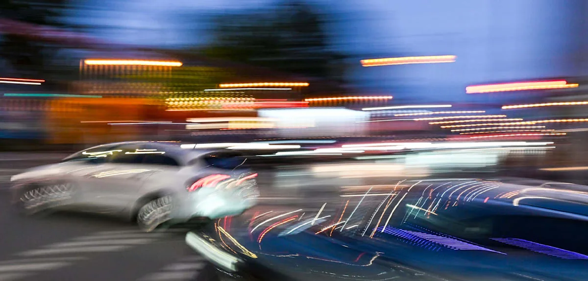 Autofahrer missachtet Vorfahrt und flüchtet – Pedelec-Fahrer stürzt in Moormerland