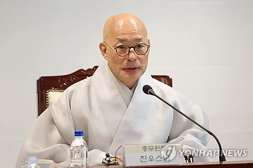 [2보] 조계종 총무원장에 진우스님 연임…득표율 57%로 승리