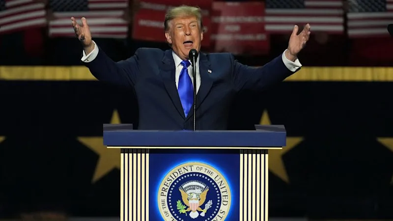 Trump offers every American adult $US5000 if Republicans win midterms