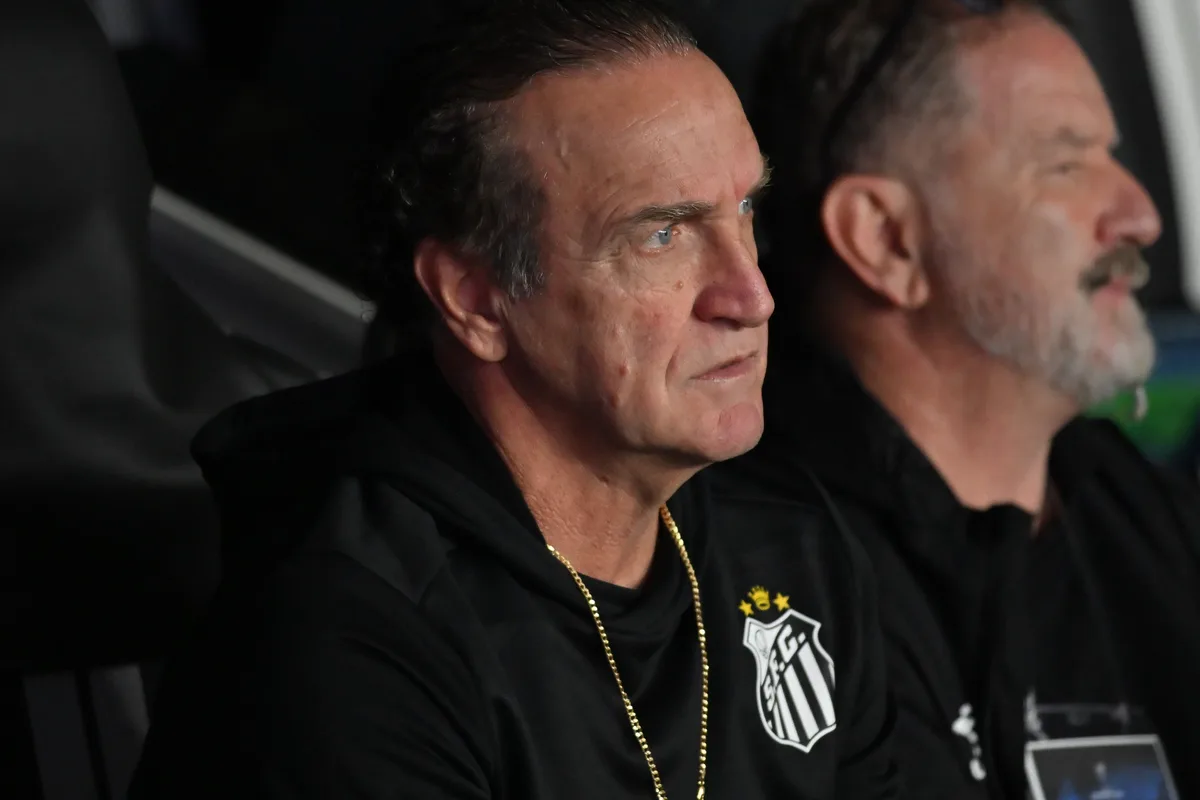 Cuca elogia Neymar e Gabigol e diz que Santos irá poupar no Equador: "Praticamente obrigatório"