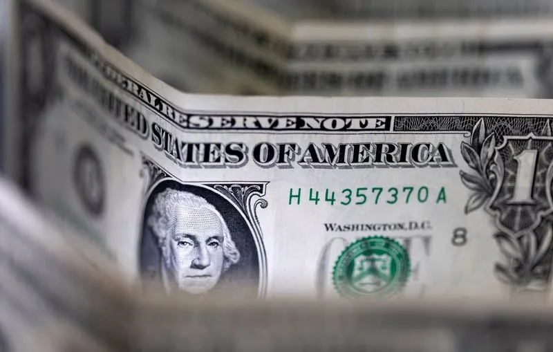Precio del dólar en Colombia tiene a miles de empresarios pagando doble: “Los ingresos se han caído de una manera dramática”
