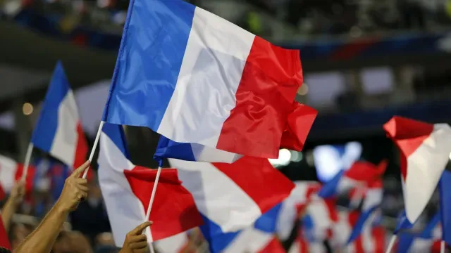 França condena ataques bárbaros da Rússia à Ucrânia
