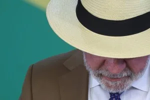 Com possibilidade de vitória de Lula, mercado incorpora prêmio eleitoral no real