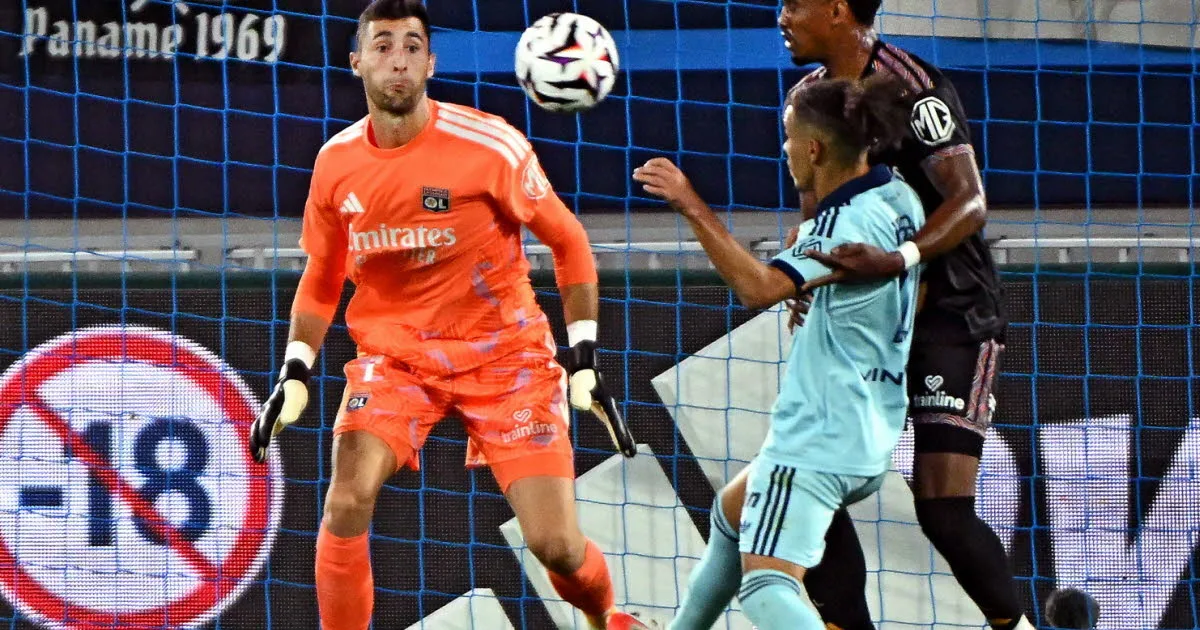 Football . Les tops et flops de Paris FC-OL : solide derrière, inoffensif devant