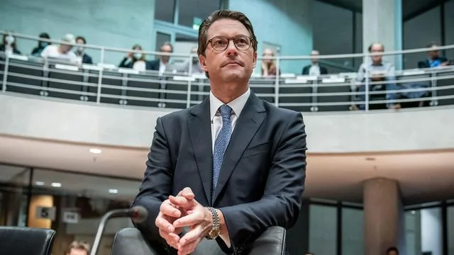 Justiz: Prozess nach Maut-Debakel: Ex-Minister weist Vorwurf zurück