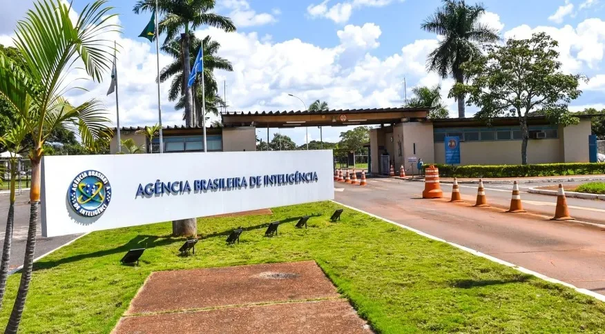 Adolescente de 16 anos é apreendido após ameaça de massacre em escola
