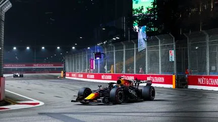 Max Verstappen remporte à Singapour son deuxième Grand Prix d'affilée, Kimi Antonelli se rapproche du titre de champion du monde de F1